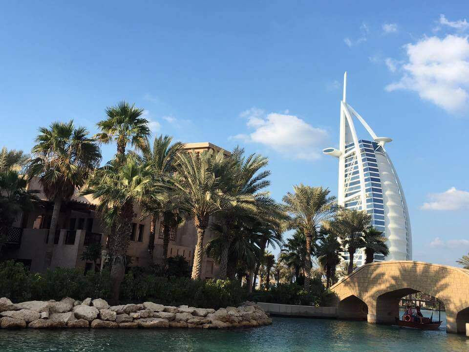 How-to-Travel-Cheap-in-Dubai-Without-Missing-Top-Attractions